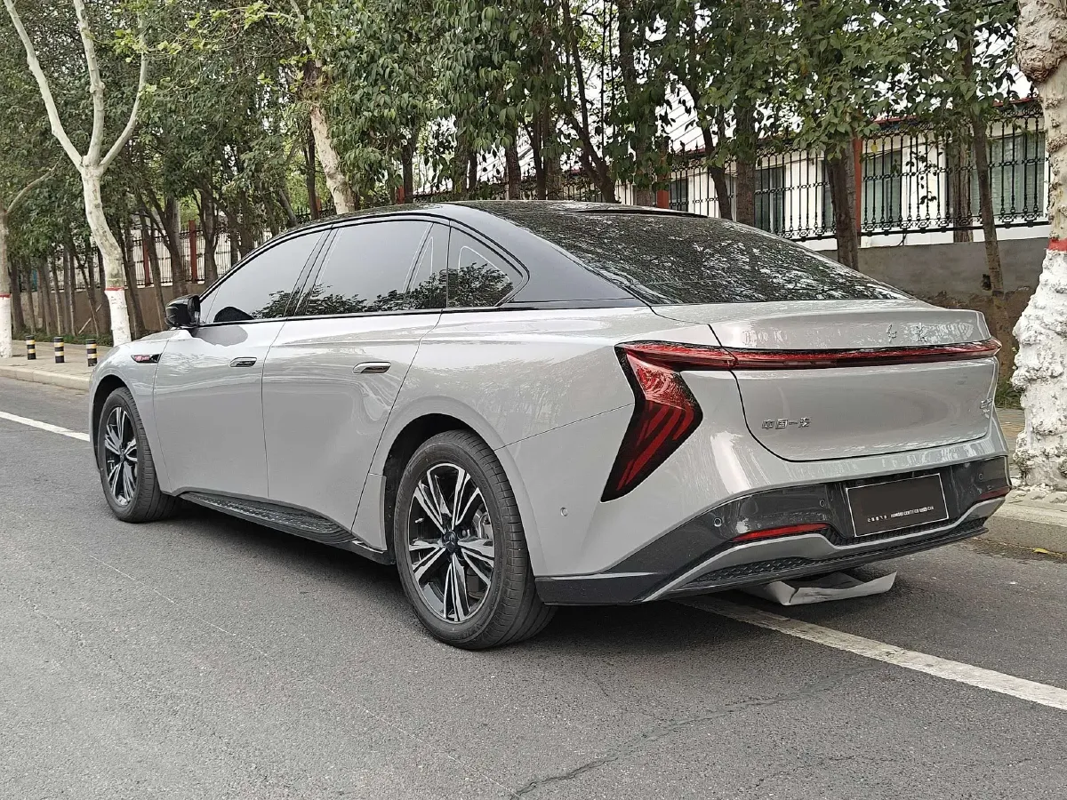 2024 HongQi EH7 BEV 85KWH,autocango,china used car exporter,china ev exporter,chinese used car exporter,chinese used ev exporter