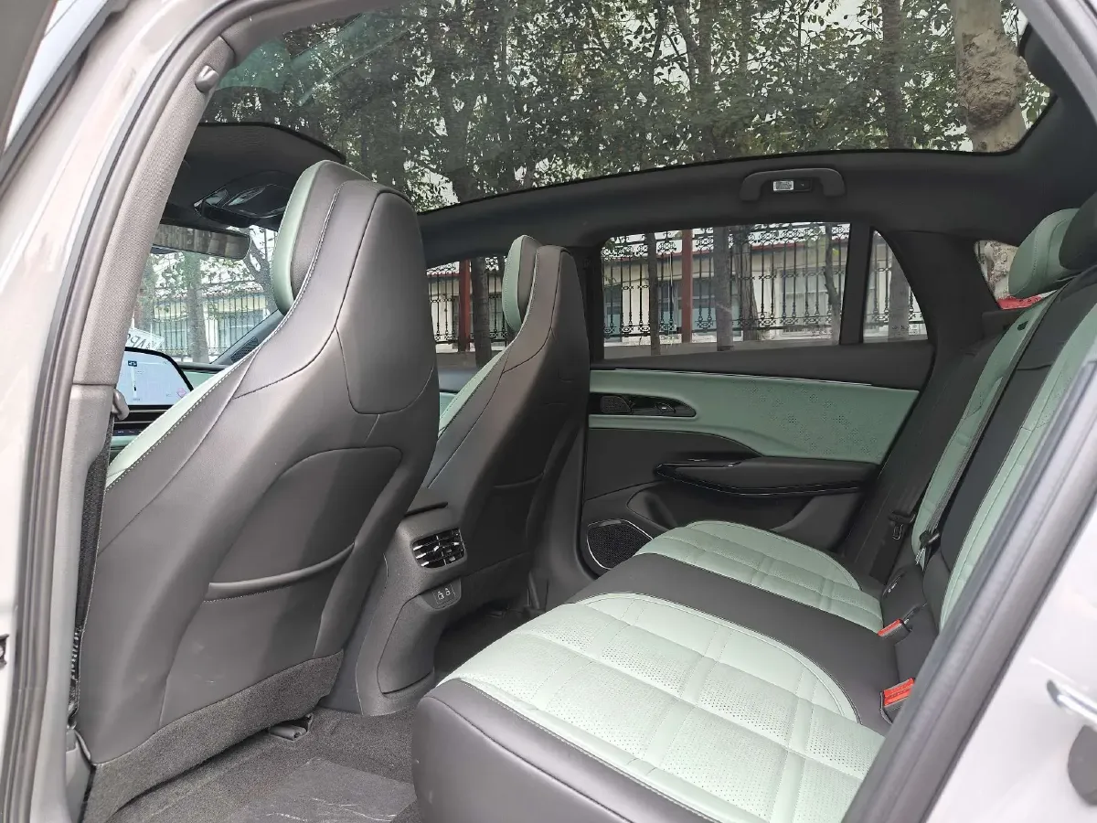 2024 HongQi EH7 BEV 85KWH,autocango,china used car exporter,china ev exporter,chinese used car exporter,chinese used ev exporter