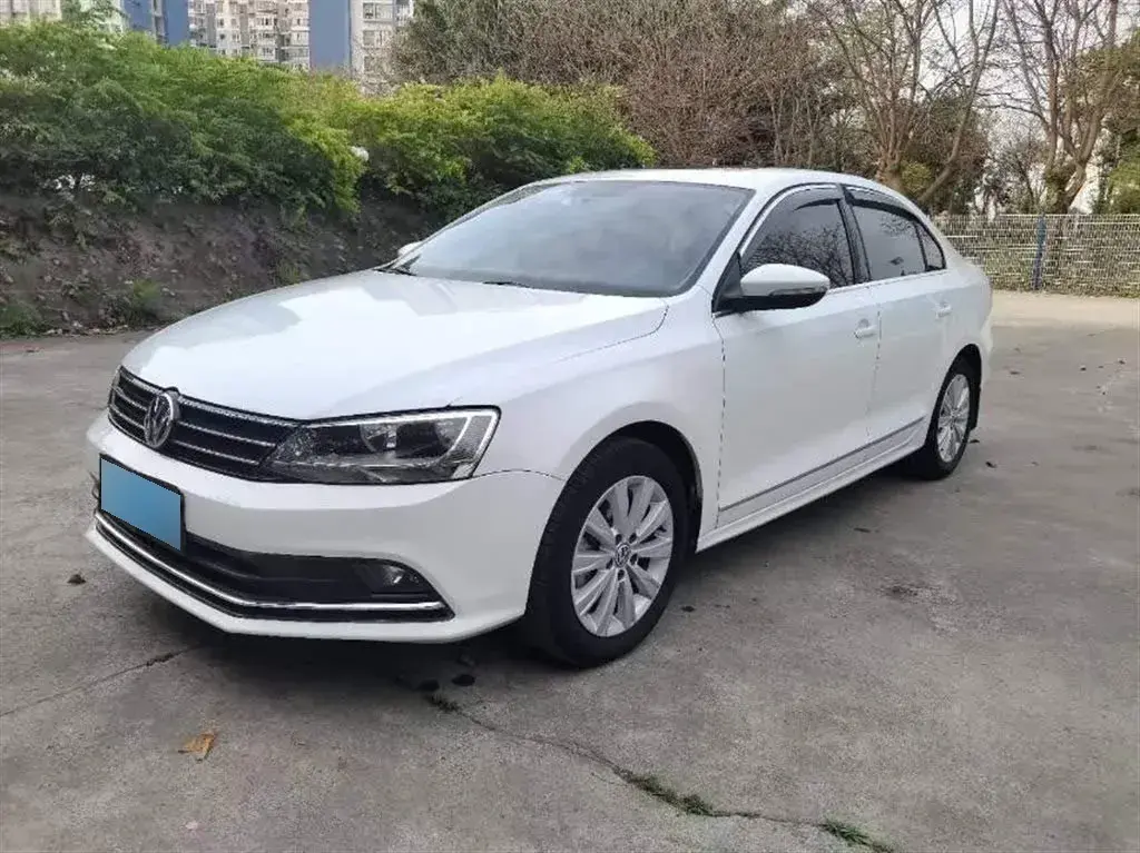 2015 Volkswagen Sagitar 1.4T 131HP L4 5MT