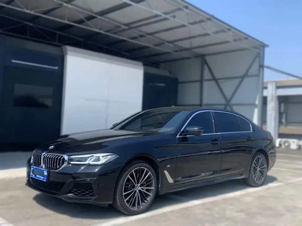 2023 BMW 5 Series 2.0T 245HP L4 8AT