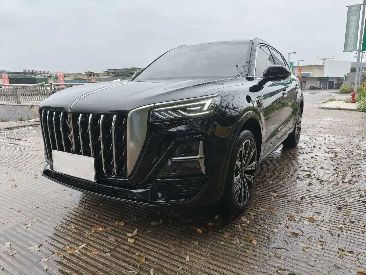 2023 HongQi HS5 2.0T 252HP L4 8AT
