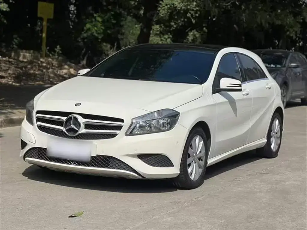 2013 Mercedes-Benz A Class 1.6T 122HP L4 7DCT