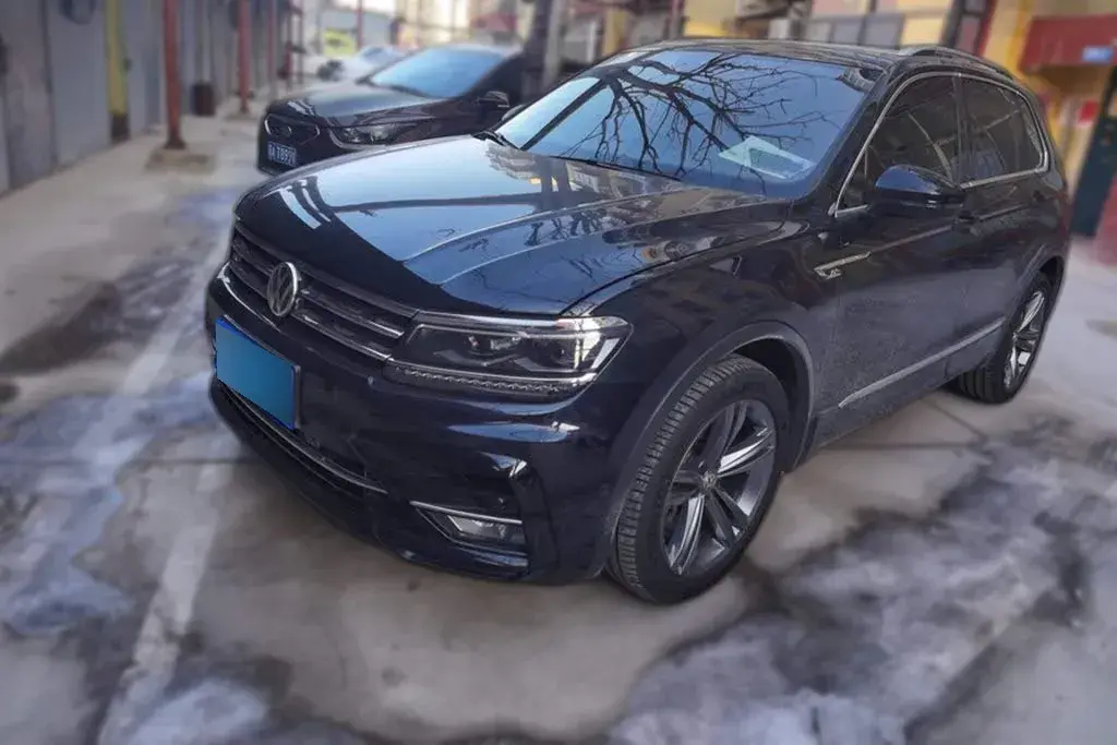 2018 Volkswagen Tiguan 2.0T 220HP L4 7DCT