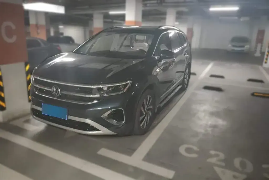 2022 Volkswagen Talagon 2.0T 220HP L4 7DCT