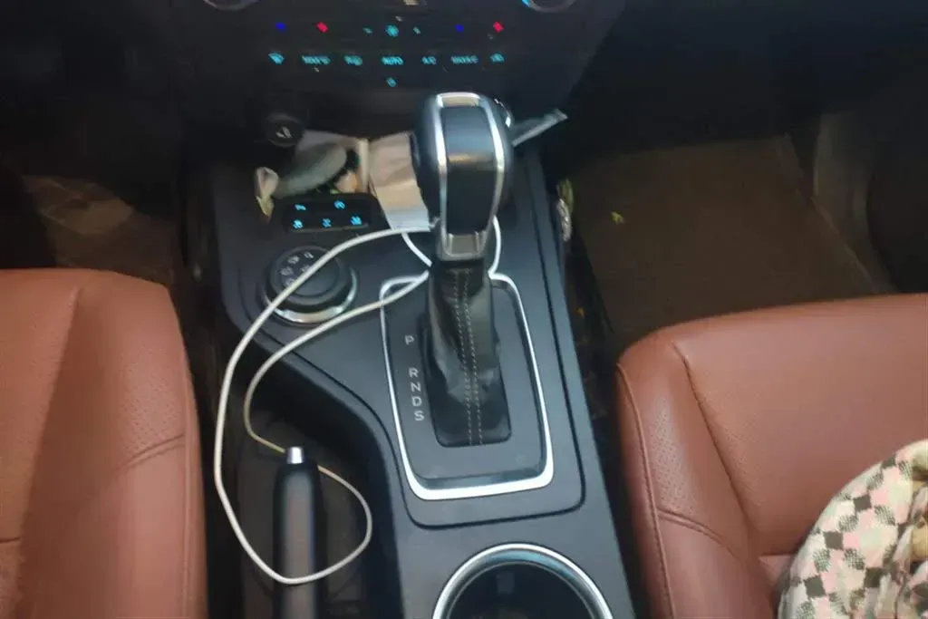 2020 Ford Everest 2.3T 275HP L4 10AT,autocango,china used car exporter,china ev exporter,chinese used car exporter,chinese used ev exporter