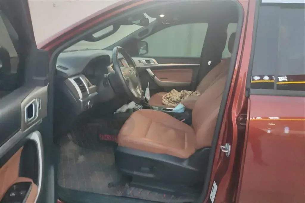 2020 Ford Everest 2.3T 275HP L4 10AT,autocango,china used car exporter,china ev exporter,chinese used car exporter,chinese used ev exporter