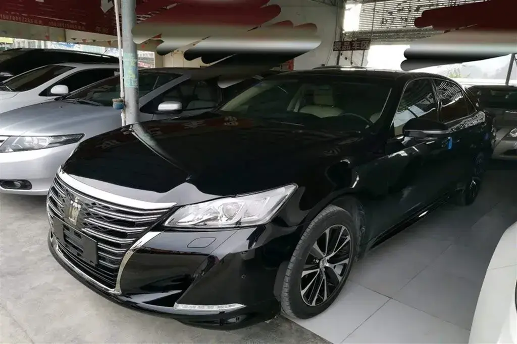 2017 Toyota Crown 2.0T 235HP L4 8AT