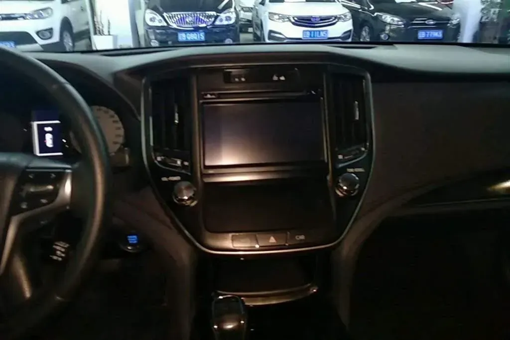 2015 Toyota Crown 2.5L 193HP V6 6AT,autocango,china used car exporter,china ev exporter,chinese used car exporter,chinese used ev exporter