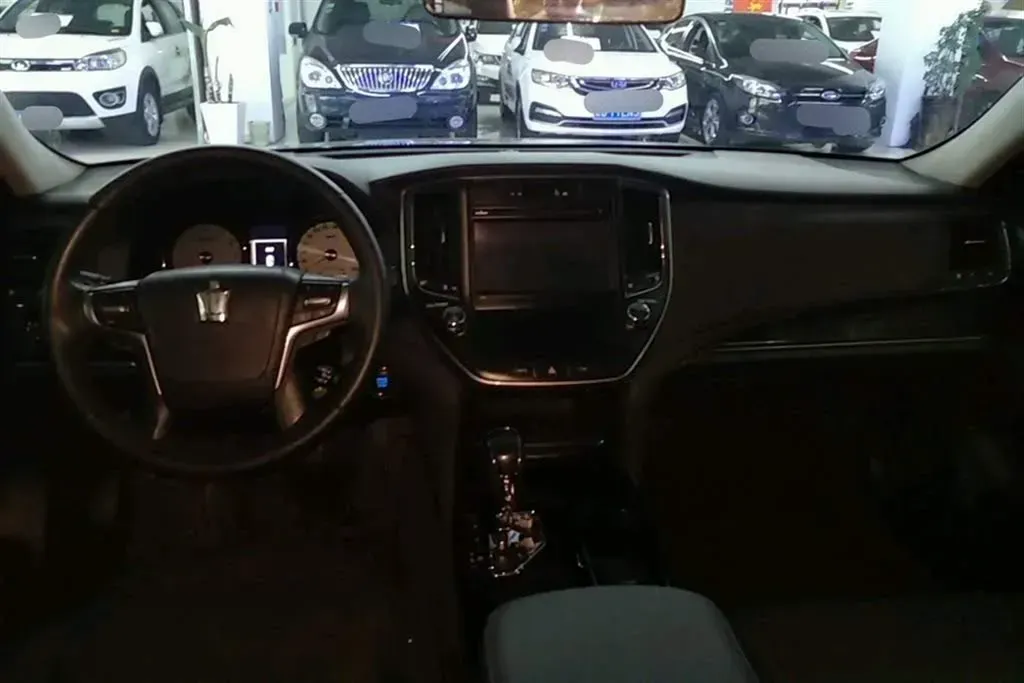 2015 Toyota Crown 2.5L 193HP V6 6AT,autocango,china used car exporter,china ev exporter,chinese used car exporter,chinese used ev exporter