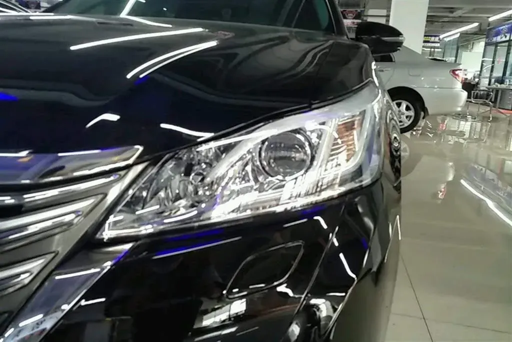 2015 Toyota Crown 2.5L 193HP V6 6AT,autocango,china used car exporter,china ev exporter,chinese used car exporter,chinese used ev exporter