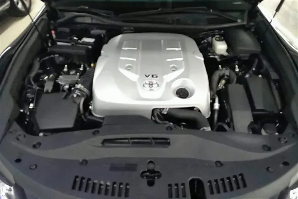 2015 Toyota Crown 2.5L 193HP V6 6AT,autocango,china used car exporter,china ev exporter,chinese used car exporter,chinese used ev exporter