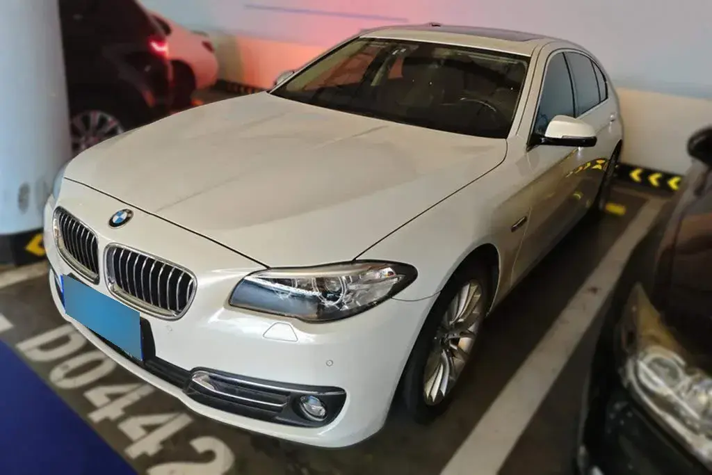 2017 BMW 5 Series 2.0T 218HP L4 8AT