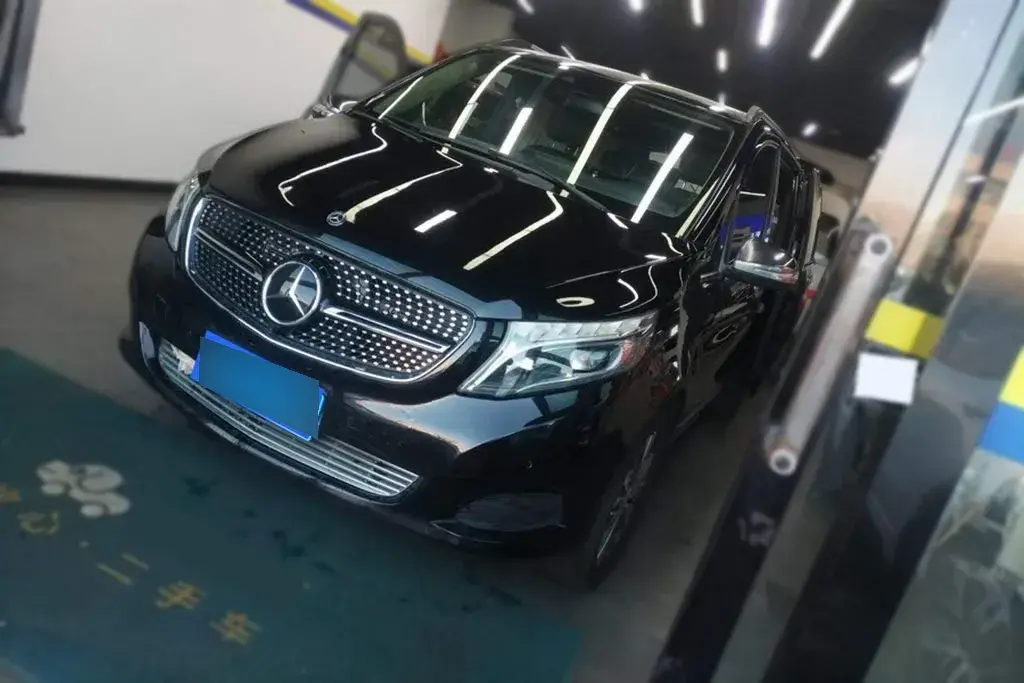 2017 Mercedes-Benz V Class 2.0T 211HP L4 7AT