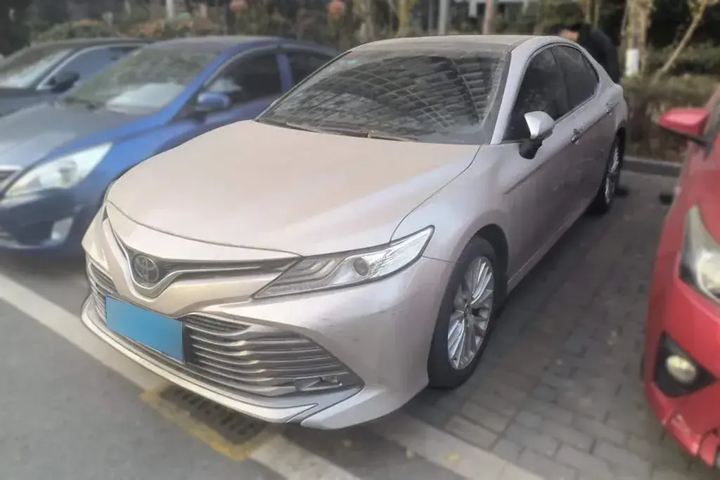 2019 Toyota Camry 2.5L 209HP L4 8AT