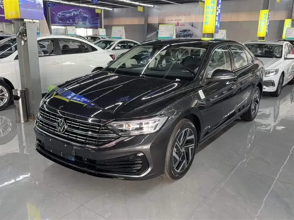 2025 Volkswagen Sagitar 1.5T 160HP L4 7DCT