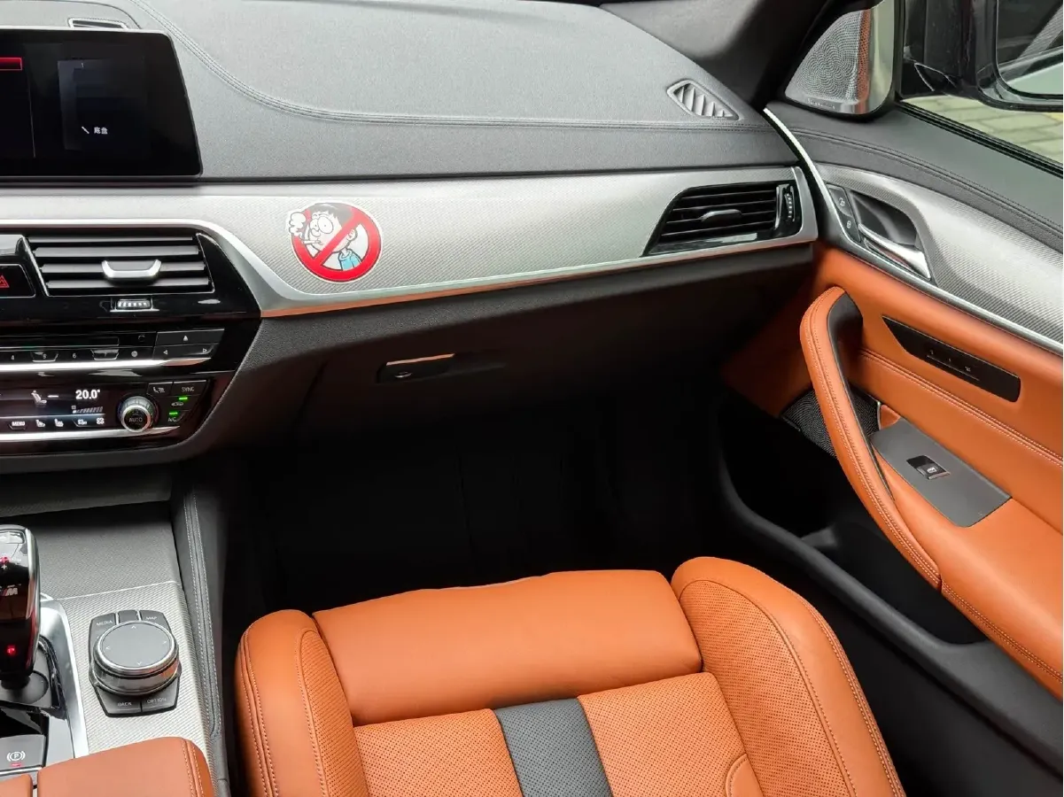 2018 BMW M5 4.4T 600HP V8 8AT,autocango,china used car exporter,china ev exporter,chinese used car exporter,chinese used ev exporter