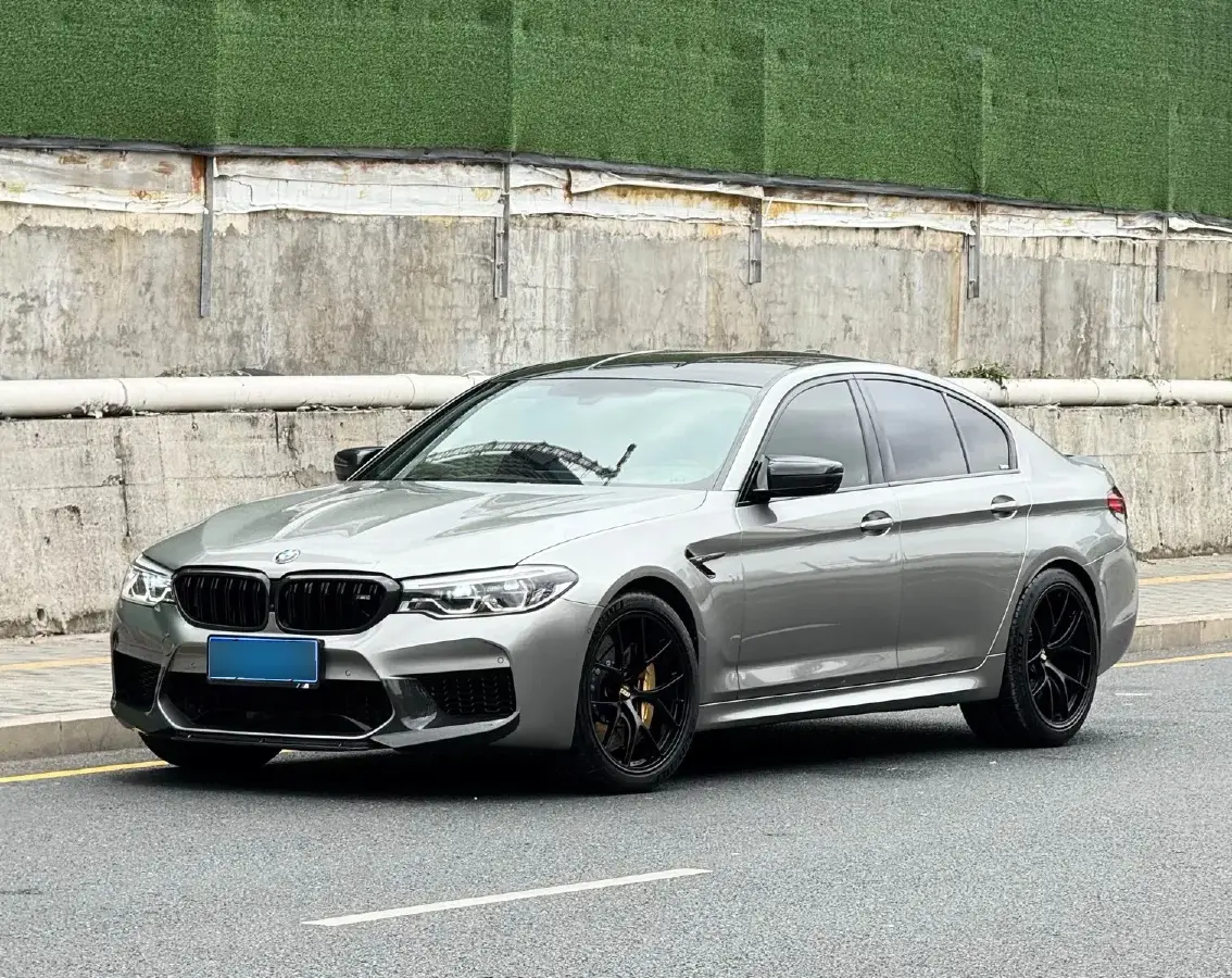 2018 BMW M5 4.4T 600HP V8 8AT