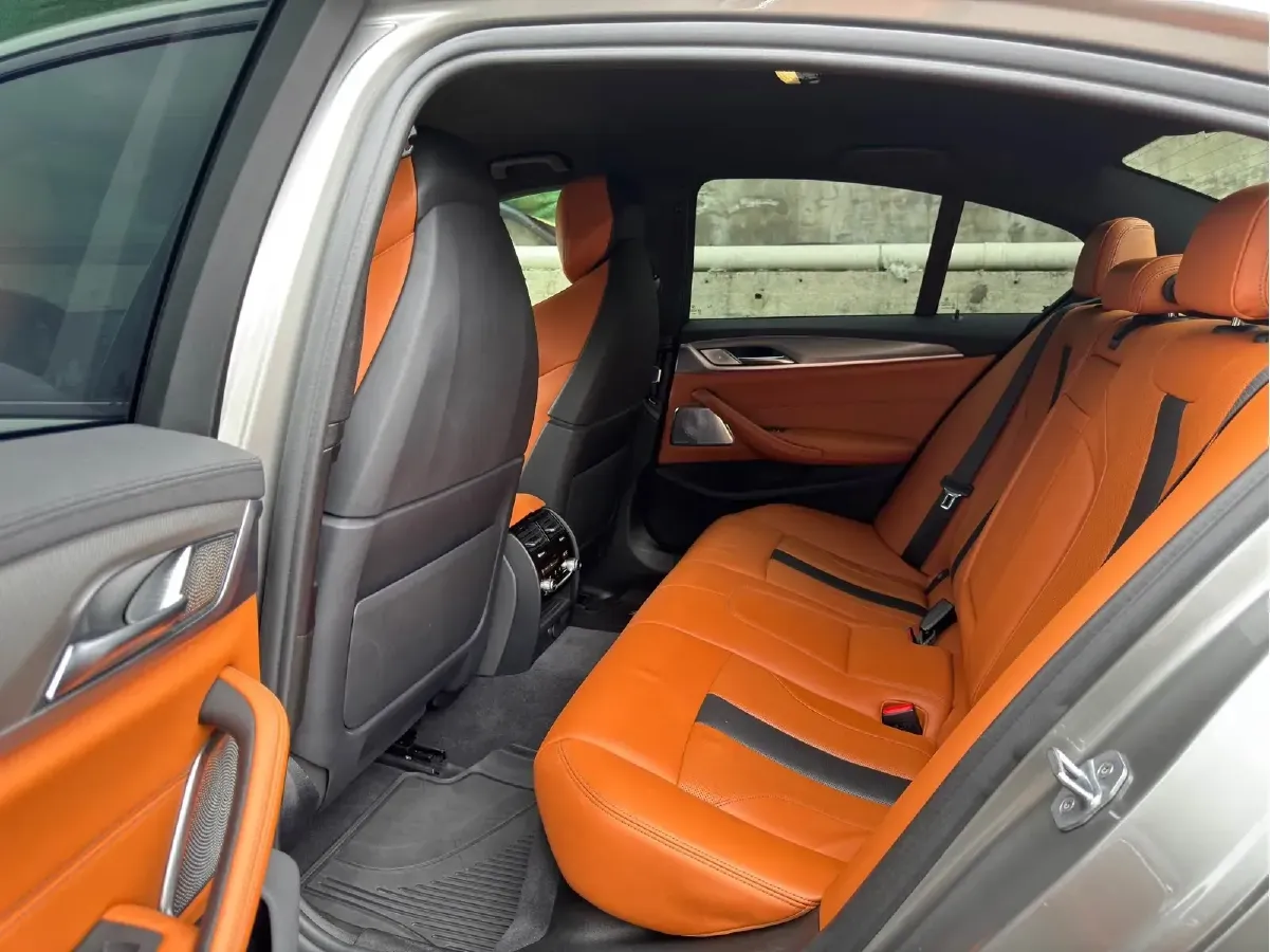 2018 BMW M5 4.4T 600HP V8 8AT,autocango,china used car exporter,china ev exporter,chinese used car exporter,chinese used ev exporter