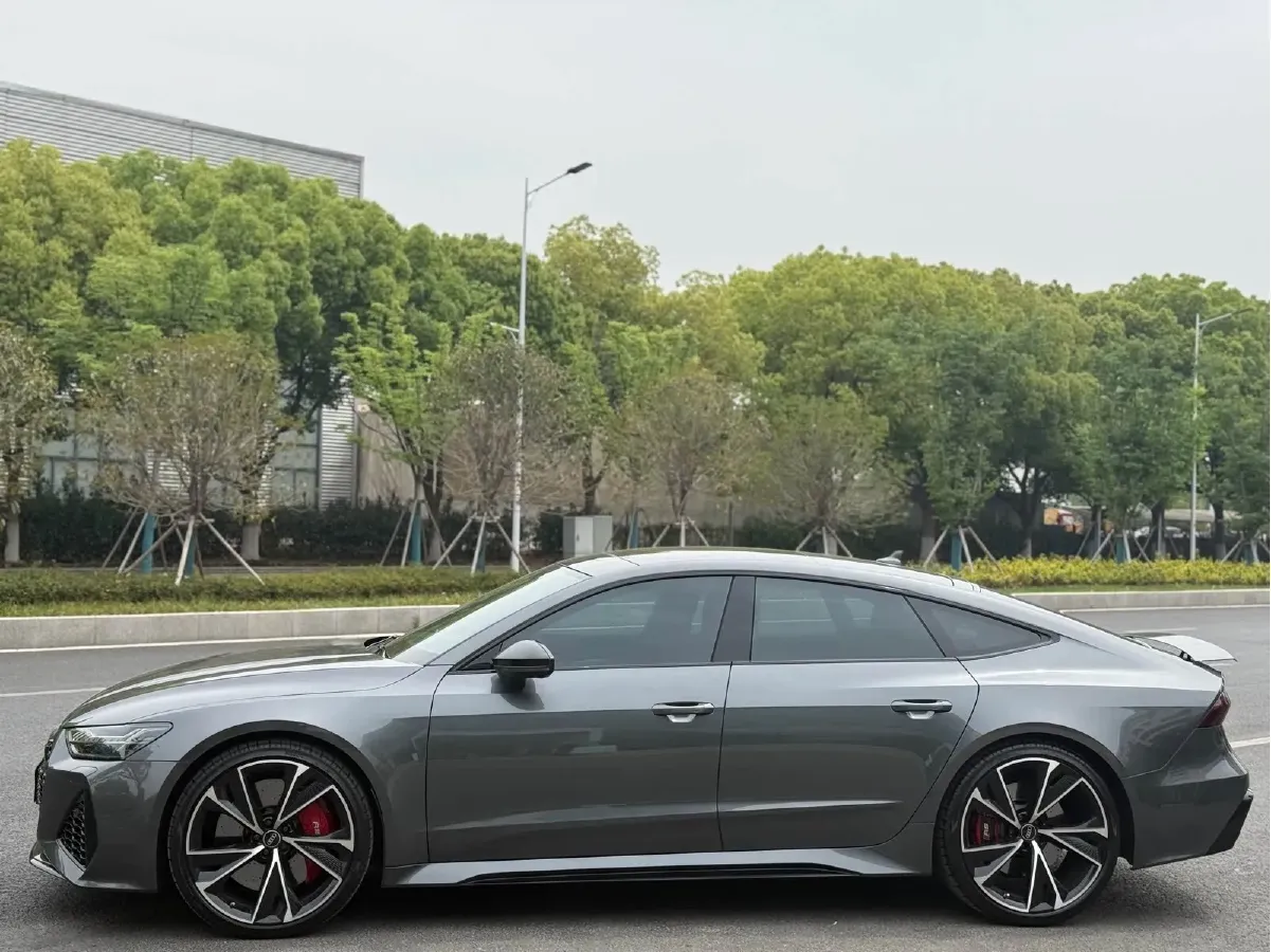 2021 Audi RS 7 4.0T 600HP V8 8AT,autocango,china used car exporter,china ev exporter,chinese used car exporter,chinese used ev exporter