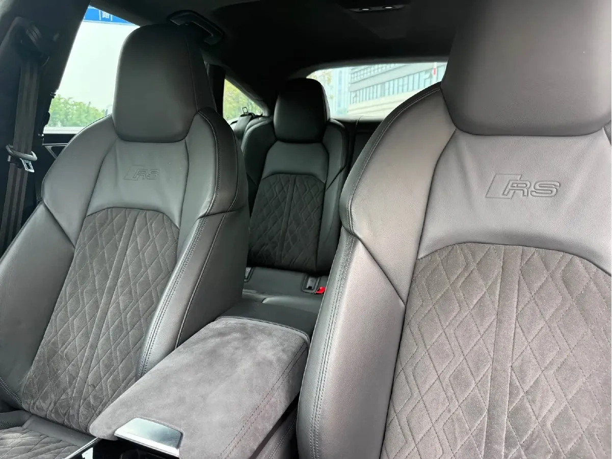 2021 Audi RS 7 4.0T 600HP V8 8AT,autocango,china used car exporter,china ev exporter,chinese used car exporter,chinese used ev exporter