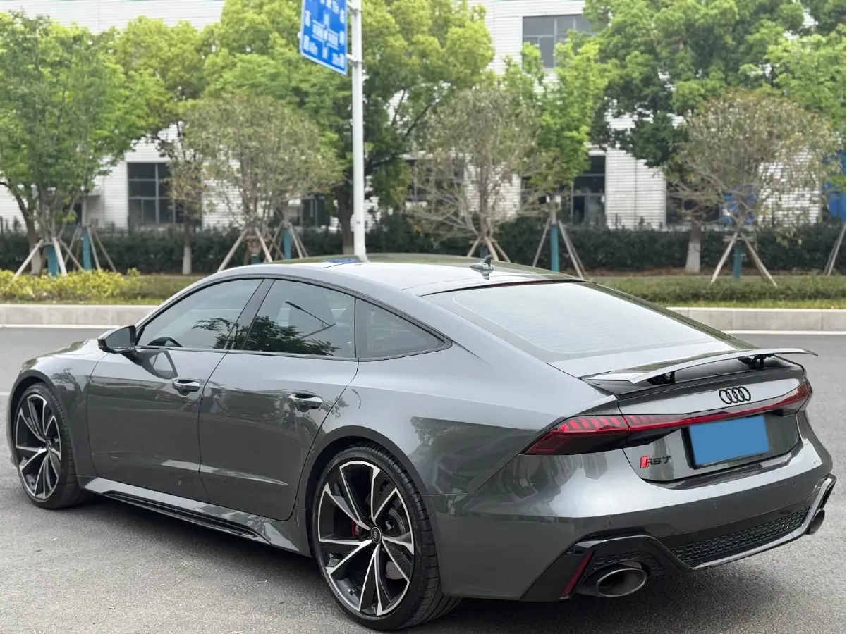 2021 Audi RS 7 4.0T 600HP V8 8AT,autocango,china used car exporter,china ev exporter,chinese used car exporter,chinese used ev exporter