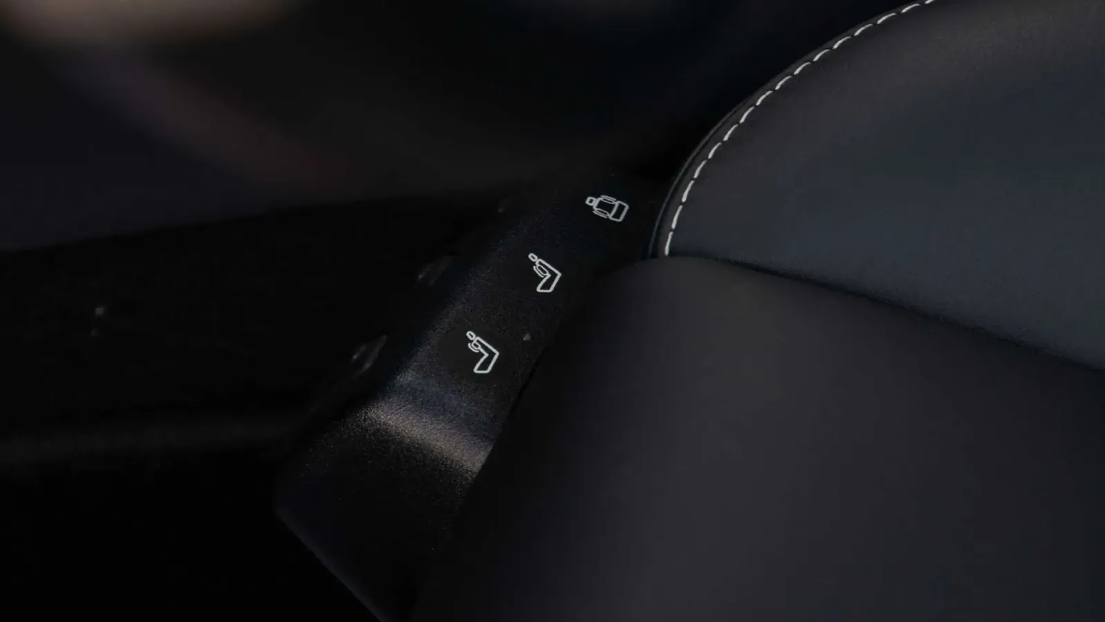 2011 Mercedes-Benz SLS AMG 6.2L 571HP V8 7DCT,autocango,china used car exporter,china ev exporter,chinese used car exporter,chinese used ev exporter