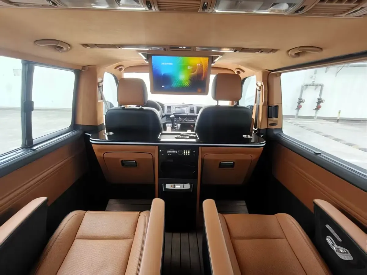 2017 Volkswagen Caravelle 2.0T 204HP L4 7DCT,autocango,china used car exporter,china ev exporter,chinese used car exporter,chinese used ev exporter