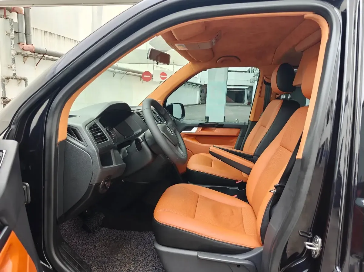 2017 Volkswagen Caravelle 2.0T 204HP L4 7DCT,autocango,china used car exporter,china ev exporter,chinese used car exporter,chinese used ev exporter