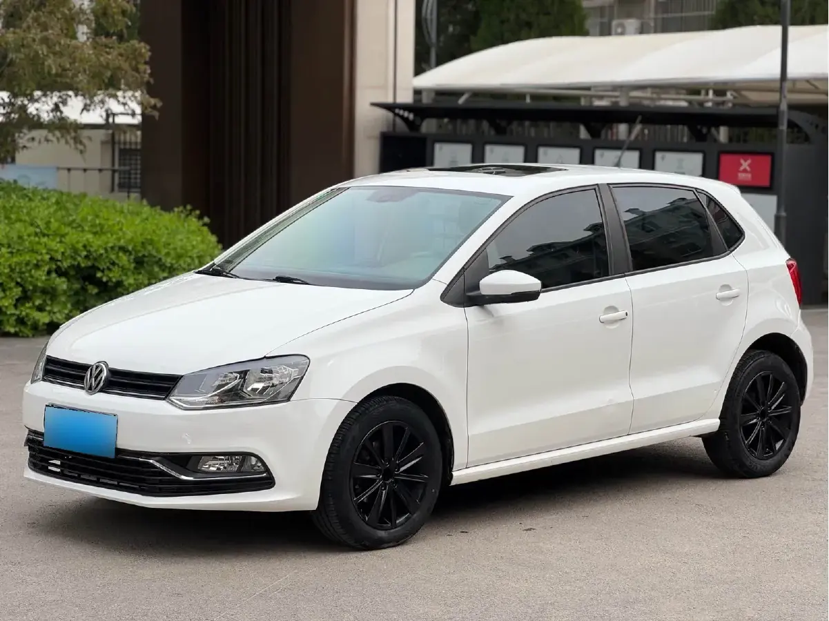 2014 Volkswagen Polo 1.6L 110HP L4 5MT