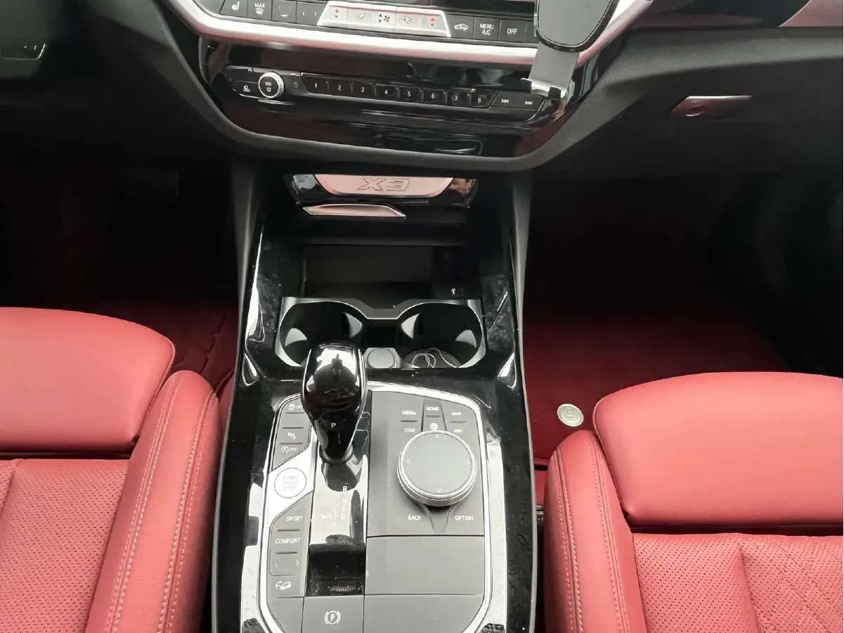 2023 BMW X3 2.0T 184HP L4 8AT,autocango,china used car exporter,china ev exporter,chinese used car exporter,chinese used ev exporter