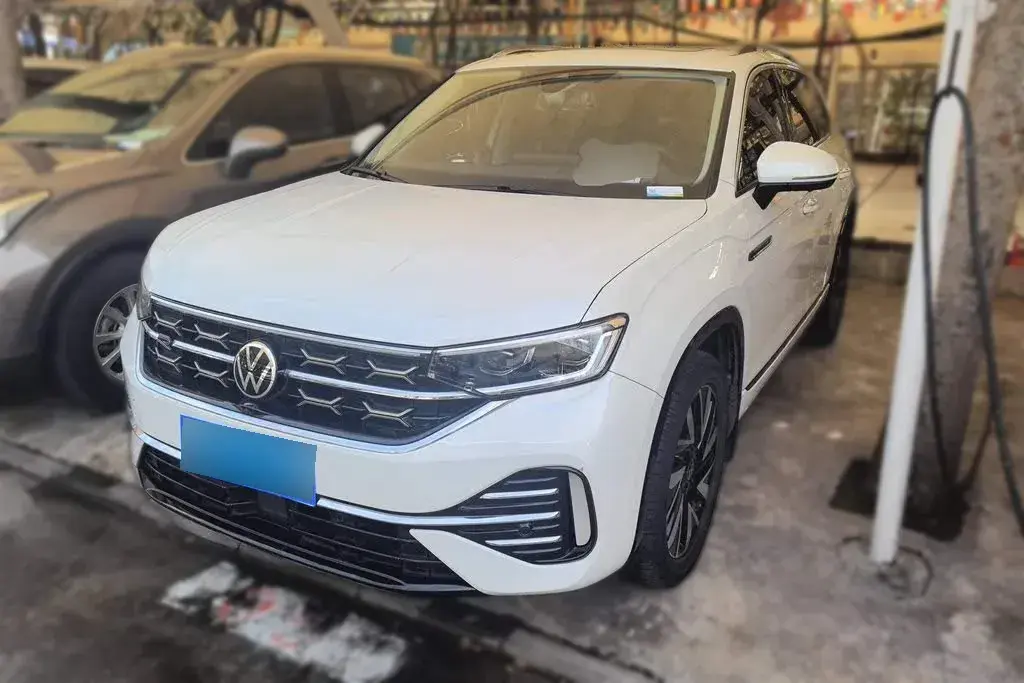 2023 Volkswagen Tayron 2.0T 186HP L4 7DCT