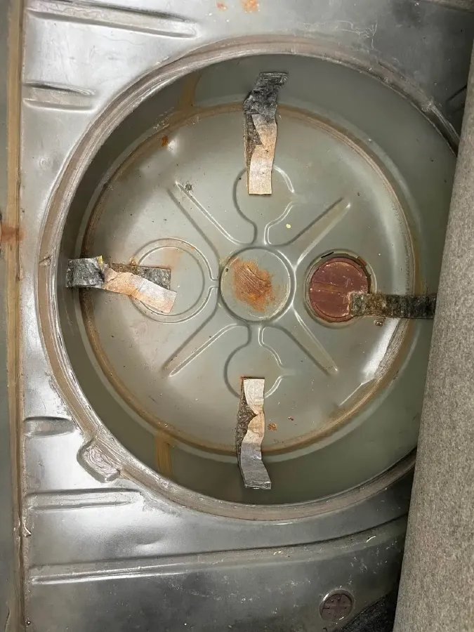 2004 Volkswagen Santana Classic 1.6L 87HP L4 5MT,autocango,china used car exporter,china ev exporter,chinese used car exporter,chinese used ev exporter