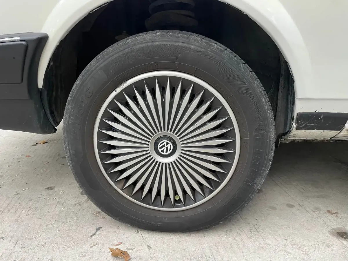 2004 Volkswagen Santana Classic 1.6L 87HP L4 5MT,autocango,china used car exporter,china ev exporter,chinese used car exporter,chinese used ev exporter