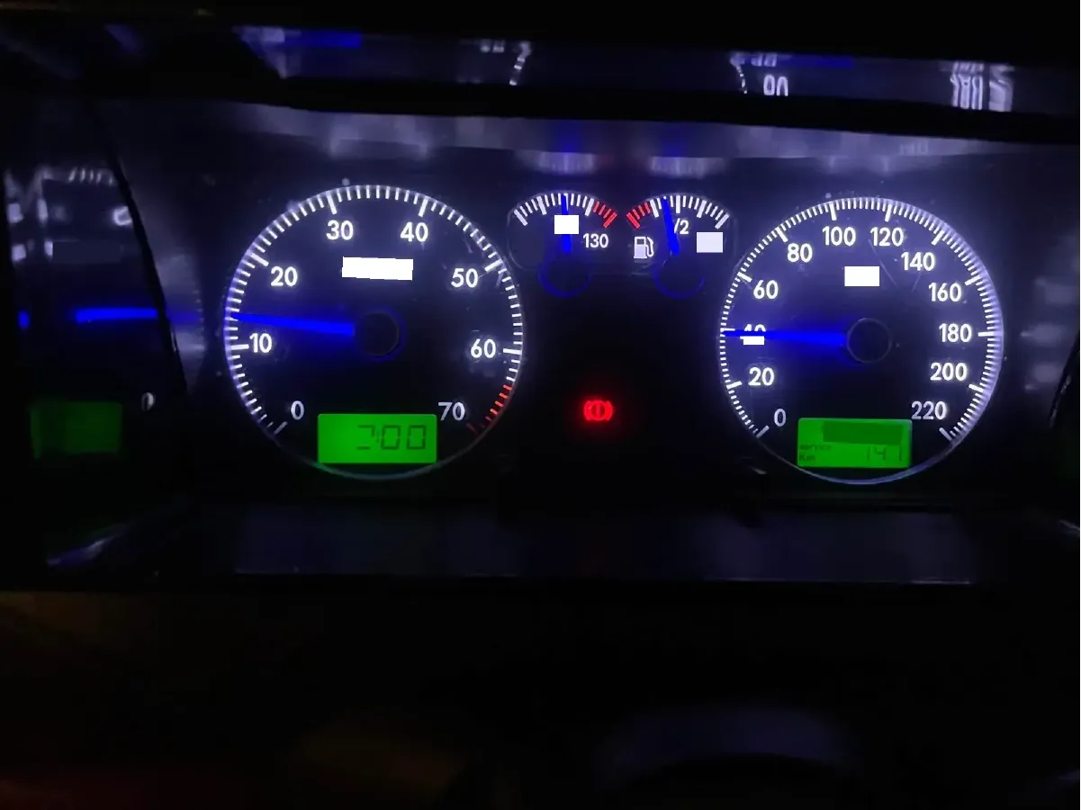 2004 Volkswagen Santana Classic 1.6L 87HP L4 5MT,autocango,china used car exporter,china ev exporter,chinese used car exporter,chinese used ev exporter