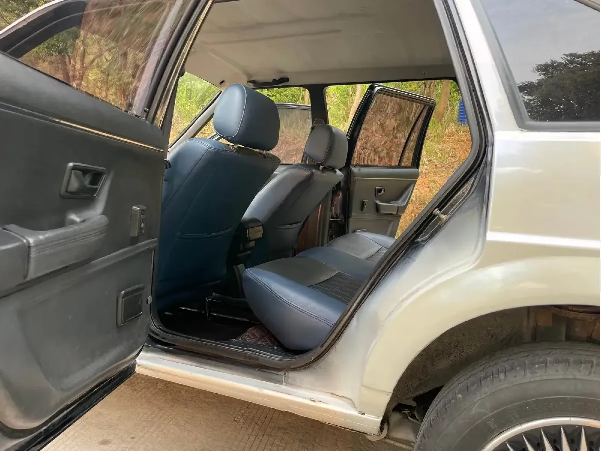 2004 Volkswagen Santana Classic 1.6L 87HP L4 5MT,autocango,china used car exporter,china ev exporter,chinese used car exporter,chinese used ev exporter