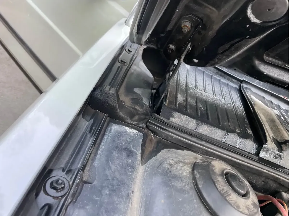 2004 Volkswagen Santana Classic 1.6L 87HP L4 5MT,autocango,china used car exporter,china ev exporter,chinese used car exporter,chinese used ev exporter