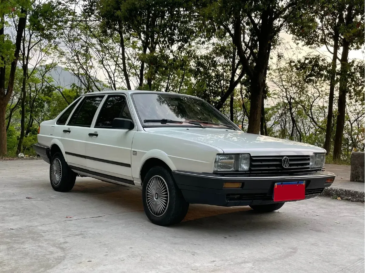 2004 Volkswagen Santana Classic 1.6L 87HP L4 5MT,autocango,china used car exporter,china ev exporter,chinese used car exporter,chinese used ev exporter