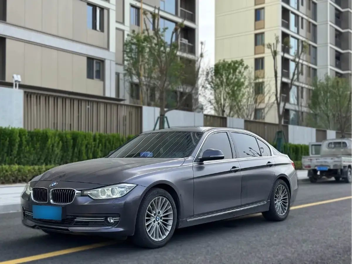 2013 BMW 3 Series 2.0T 184HP L4 8AT