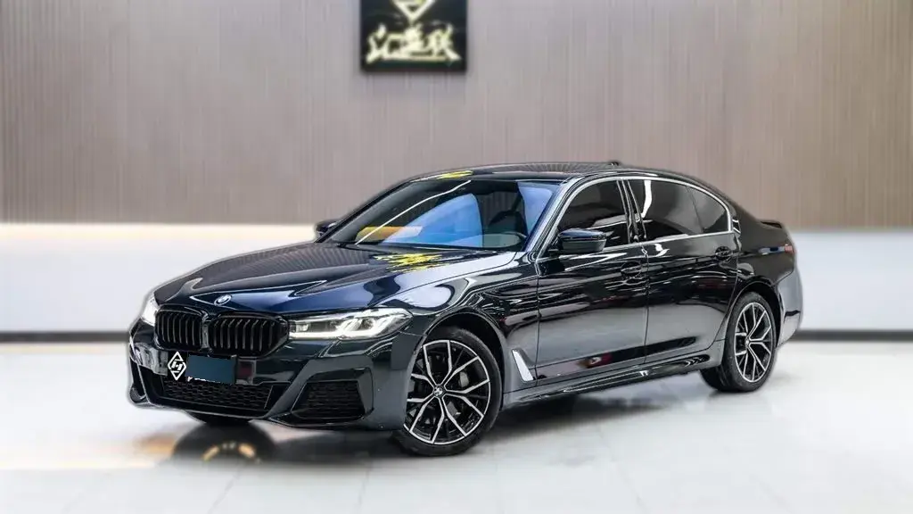 2022 BMW 5 Series 2.0T 252HP L4 8AT