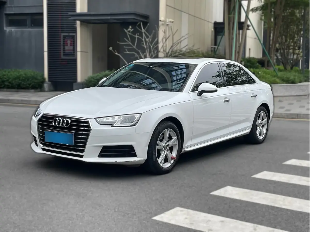 2017 Audi A4L 2.0T 190HP L4 7DCT