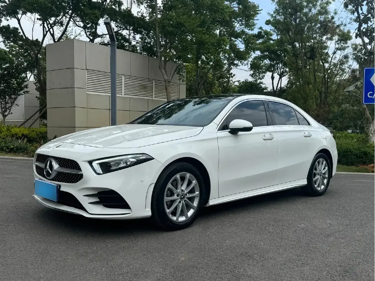 2019 Mercedes-Benz A Class 1.3T 163HP L4 7DCT