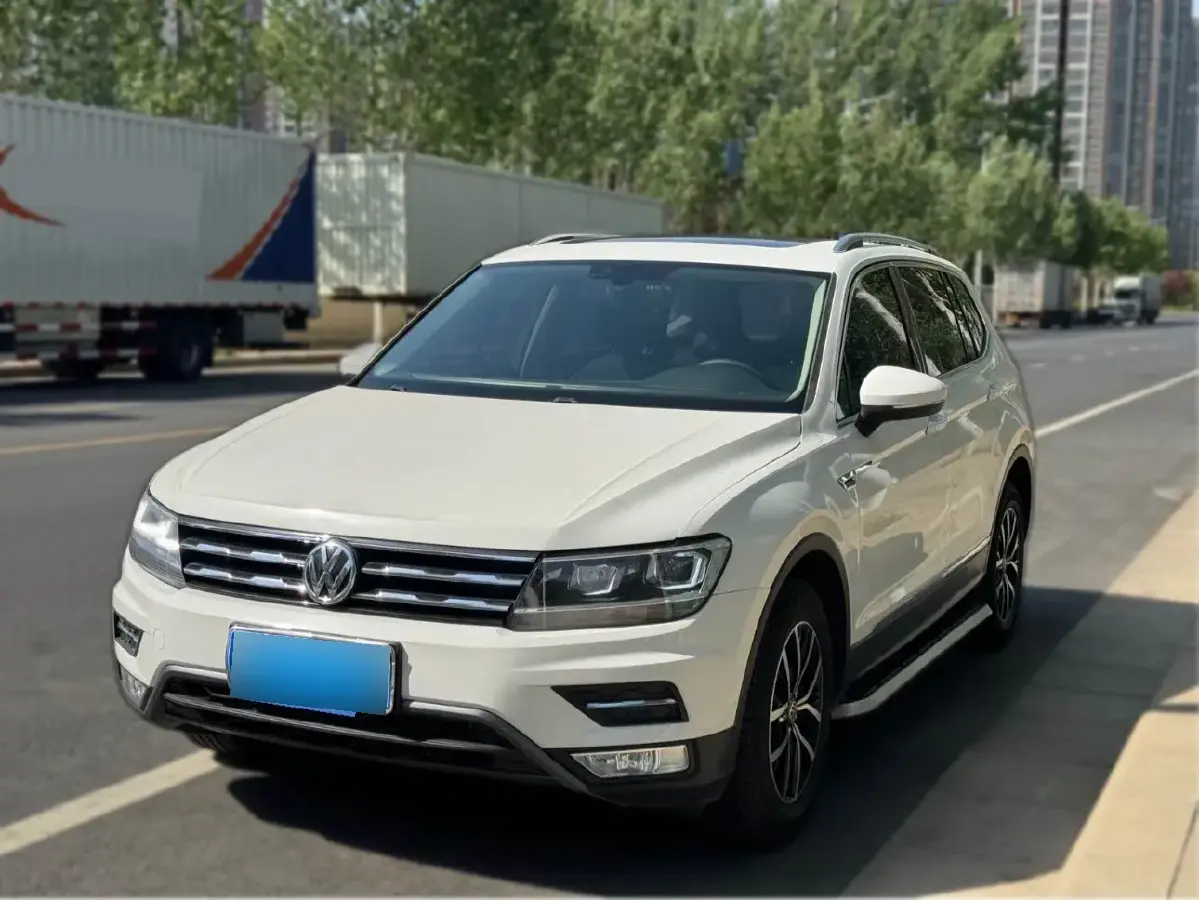 2018 Volkswagen Tiguan L 2.0T 186HP L4 7DCT