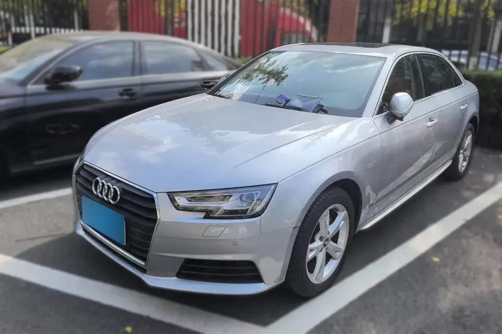 2017 Audi A4L 2.0T 190HP L4 7DCT