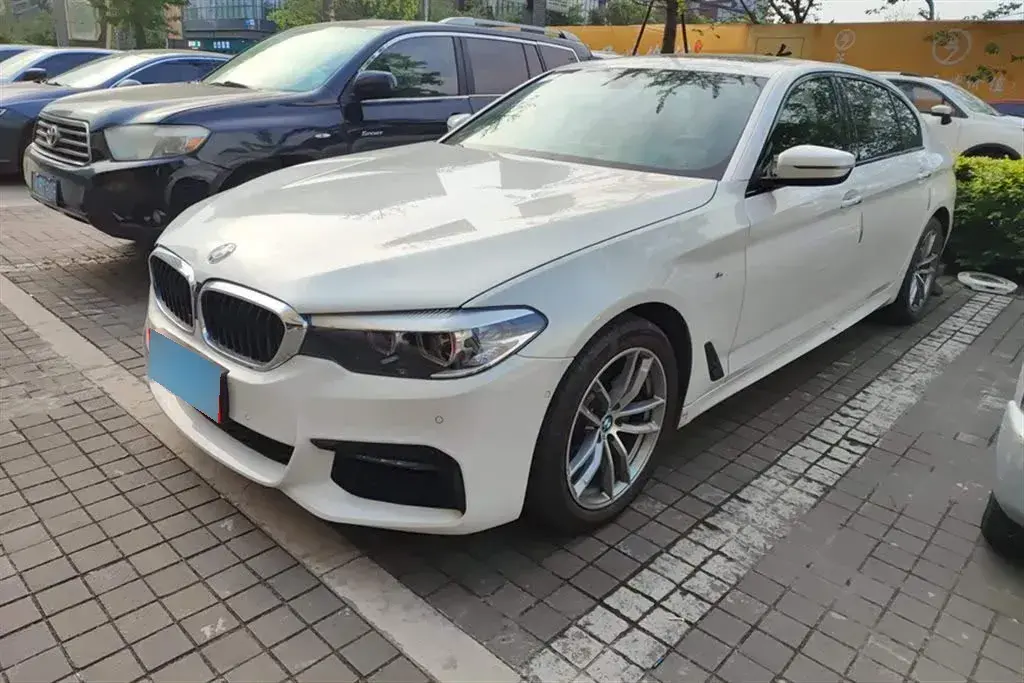 2018 BMW 5 Series 2.0T 184HP L4 8AT