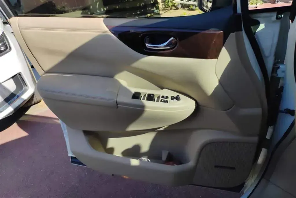 2015 Nissan Quest 3.5L 277HP V6 CVT,autocango,china used car exporter,china ev exporter,chinese used car exporter,chinese used ev exporter