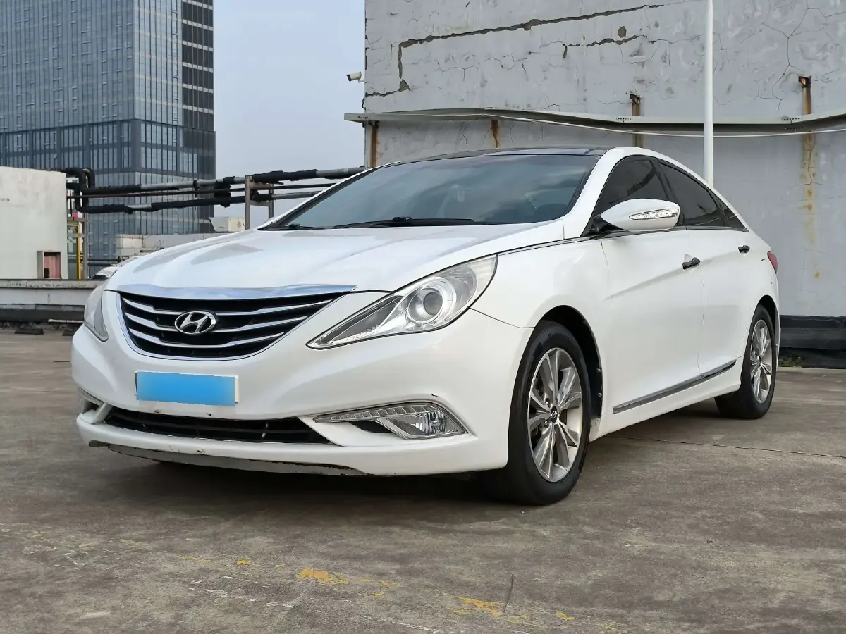 2014 Hyundai Sonata 2.4L 180HP L4 6AT