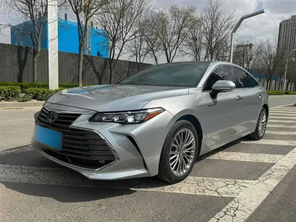 2019 Toyota Avalon 2.5L 178HP L4 E-CVT Hybrid