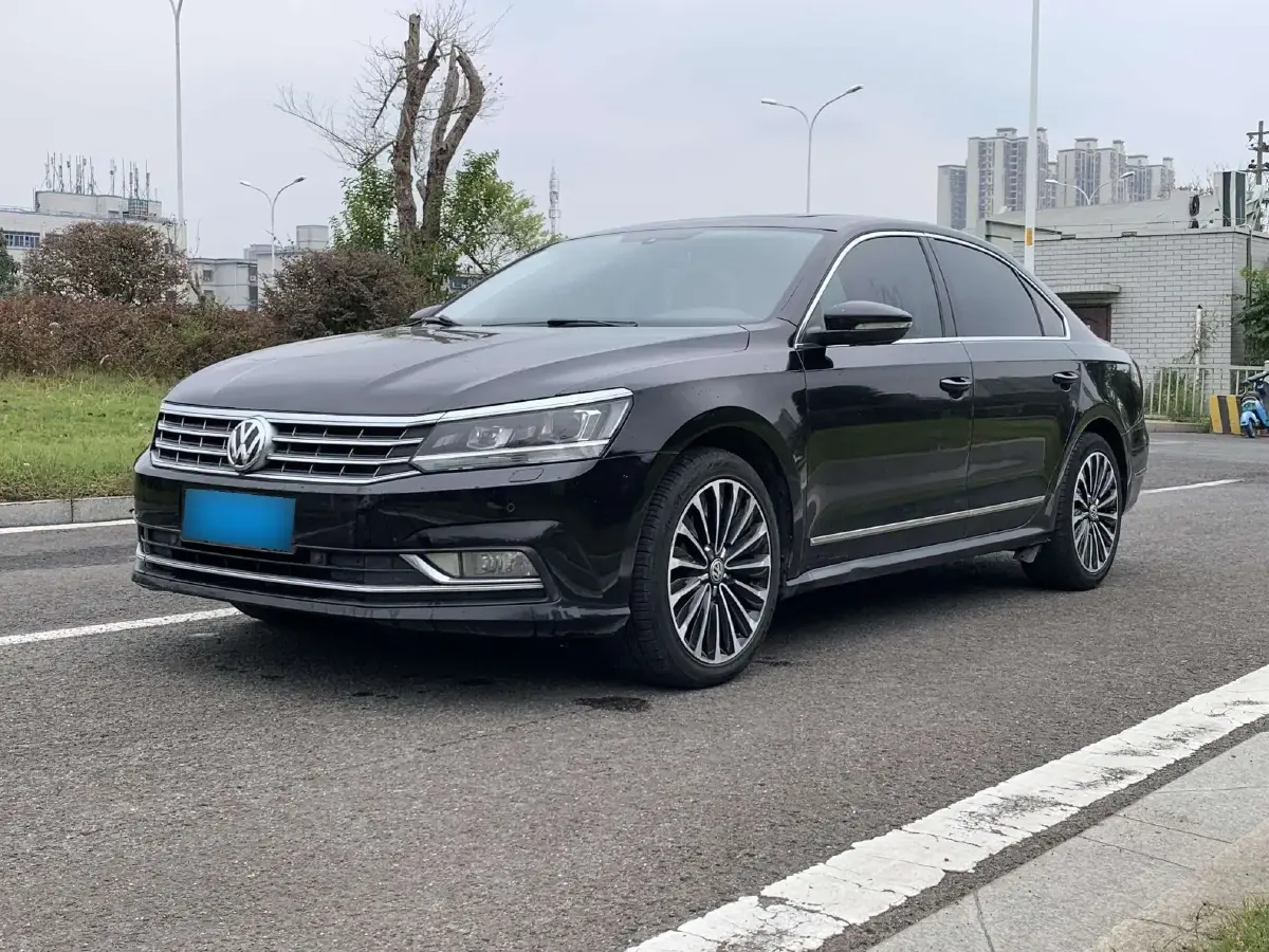 2017 Volkswagen Passat 1.8T 180HP L4 7DCT