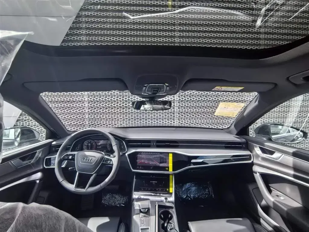 2025 Audi A6L 2.0T 245HP L4 7DCT,autocango,china used car exporter,china ev exporter,chinese used car exporter,chinese used ev exporter