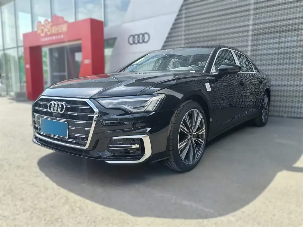 2025 Audi A6L 2.0T 245HP L4 7DCT,autocango,china used car exporter,china ev exporter,chinese used car exporter,chinese used ev exporter